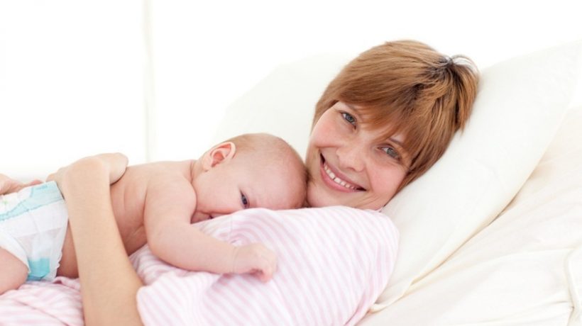 9 benefits of breastfeeding for you, mom