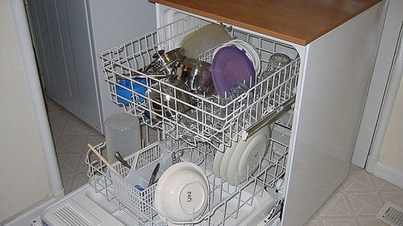 Why a commercial dishwasher is so important to your business