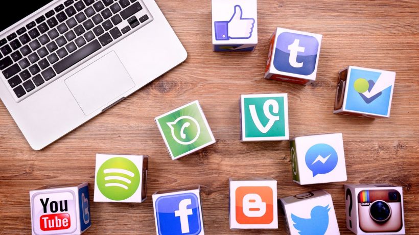 4 ways to use your company’s social networks to improve the management of your customers