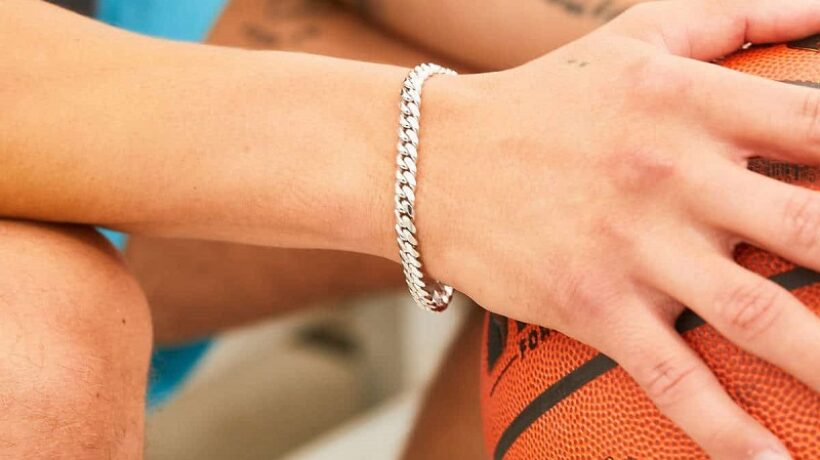 6 Pieces of Jewellery Acceptable for Modern Men