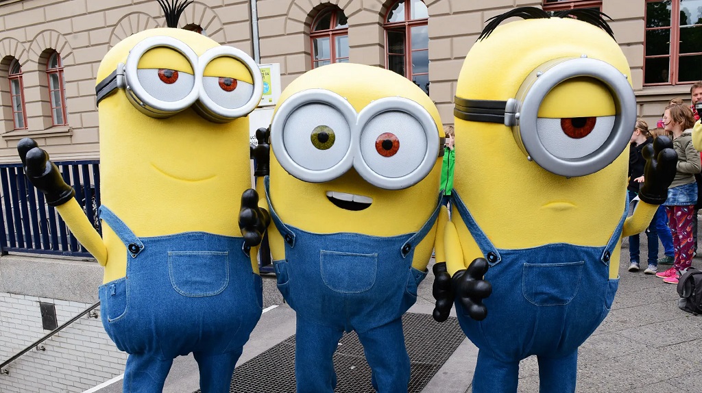 How to Make Minion Goggles Out of Paper