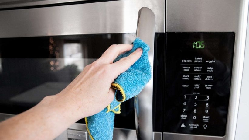 Quick and Easy Ways to Clean Your Microwave Inside and Out