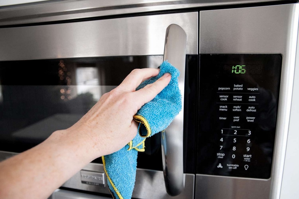 How to Clean a Microwave (3 Ways)